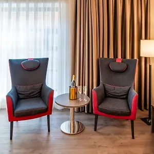 Plaza Premium Center Отель